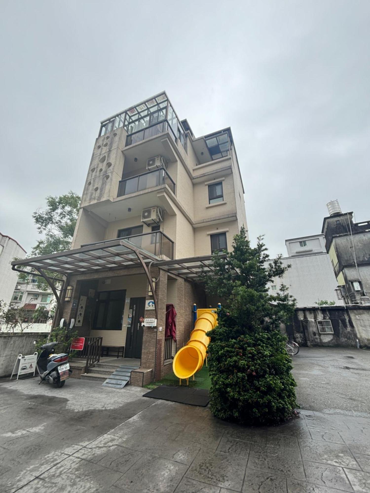 充電樁 羅東木村電梯民宿luodong Tree Bnb 雲朵朵二館 近週三清溝 免費洗衣機 烘衣機 星巴克咖啡豆 國旅卡特約店 Kültér fotó